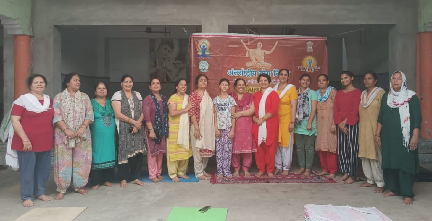 सहारनपुर में छुटमलपुर में मातृशक्ति संग सामूहिक योगाभ्यास किया गया