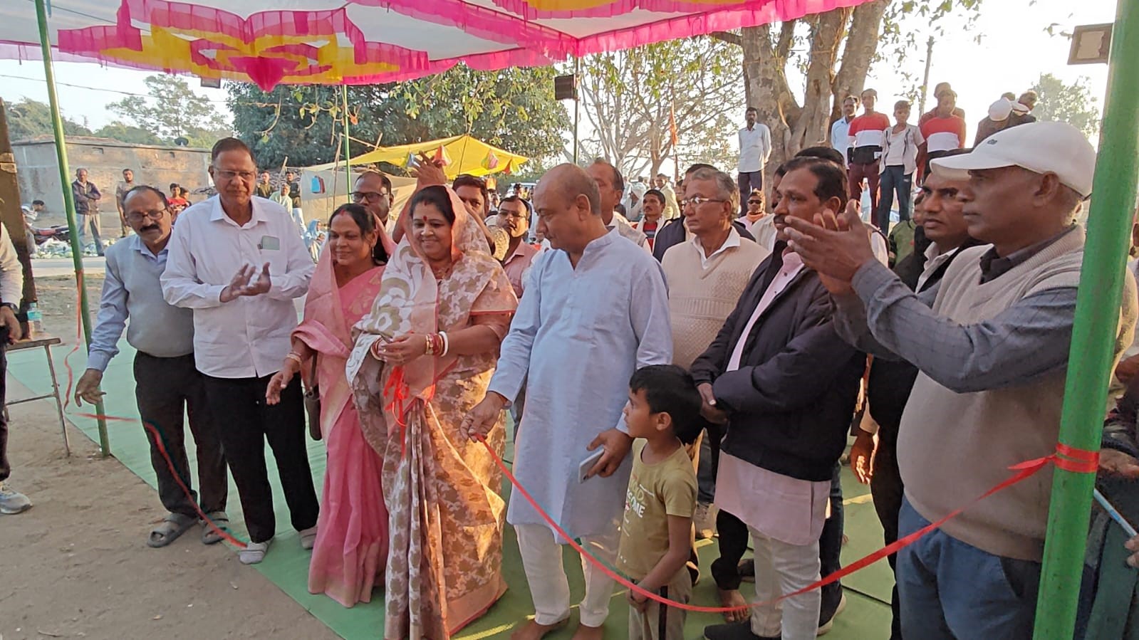 देवरी पंचायत में सभामंच का भूमिपूजन व साप्ताहिक बाजार का शुभारंभ