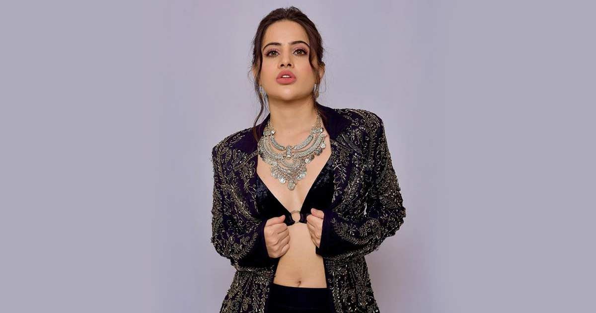 दुबई में Urfi Javed को पुल‍िस ने ल‍िया ह‍िरासत में