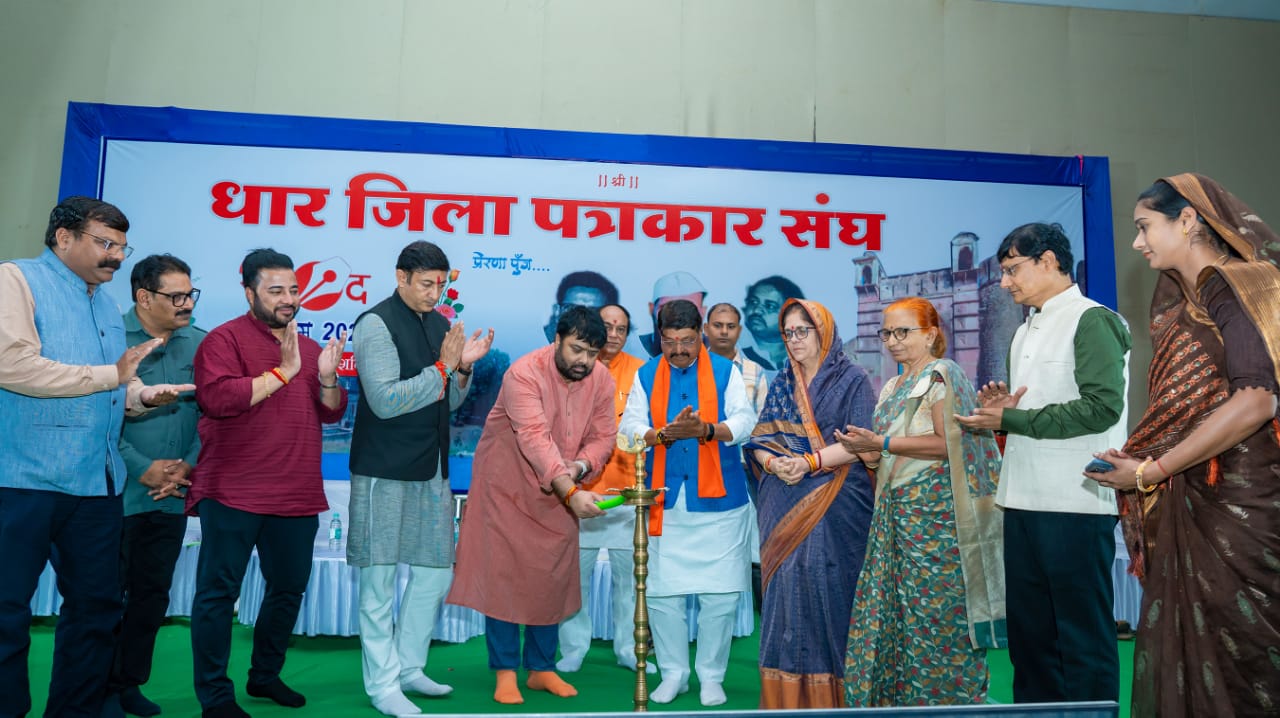 हमारे यहां प्रजातंत्र इतना मजबूत है कि मीडिया को कोई गुलाम नहीं बना सकता - दीपक चौरसिया