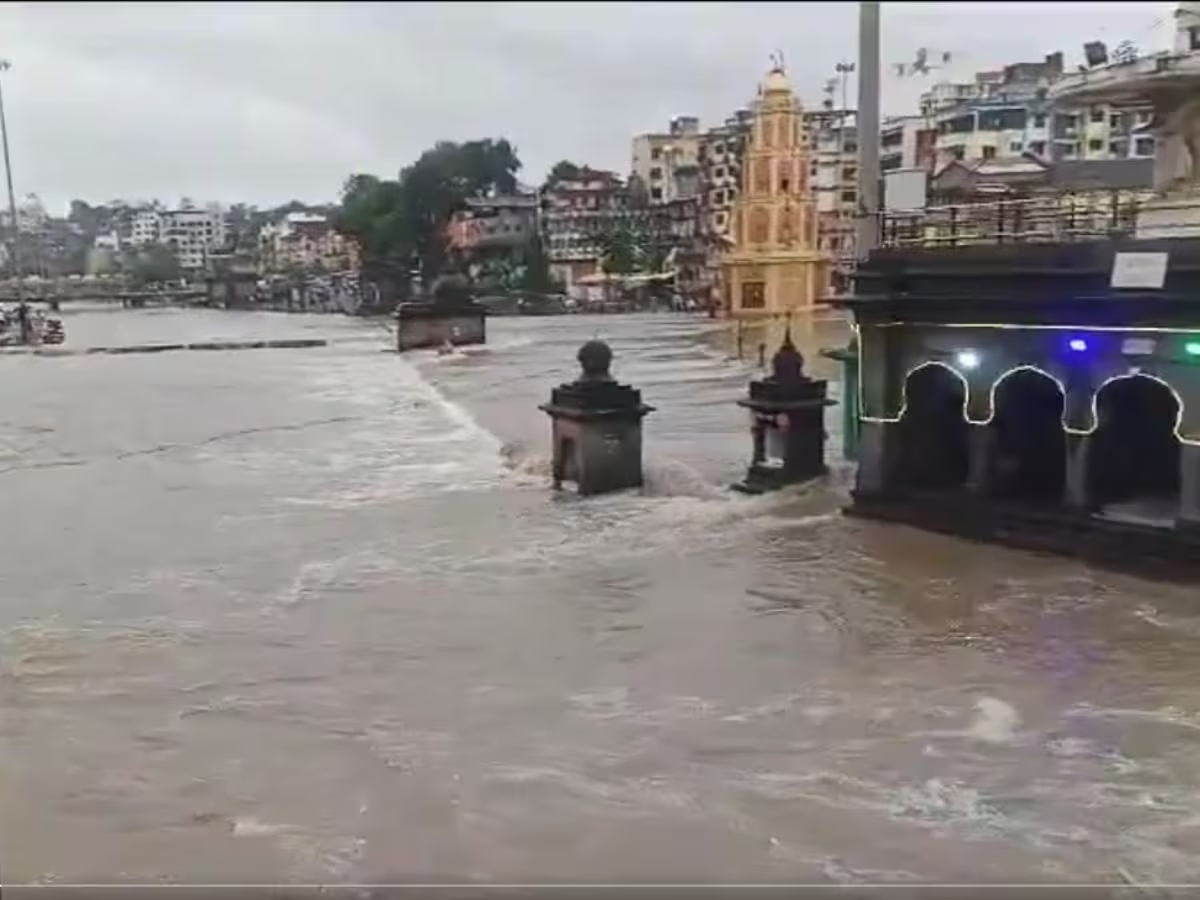 नासिक और पुणे में बाढ़