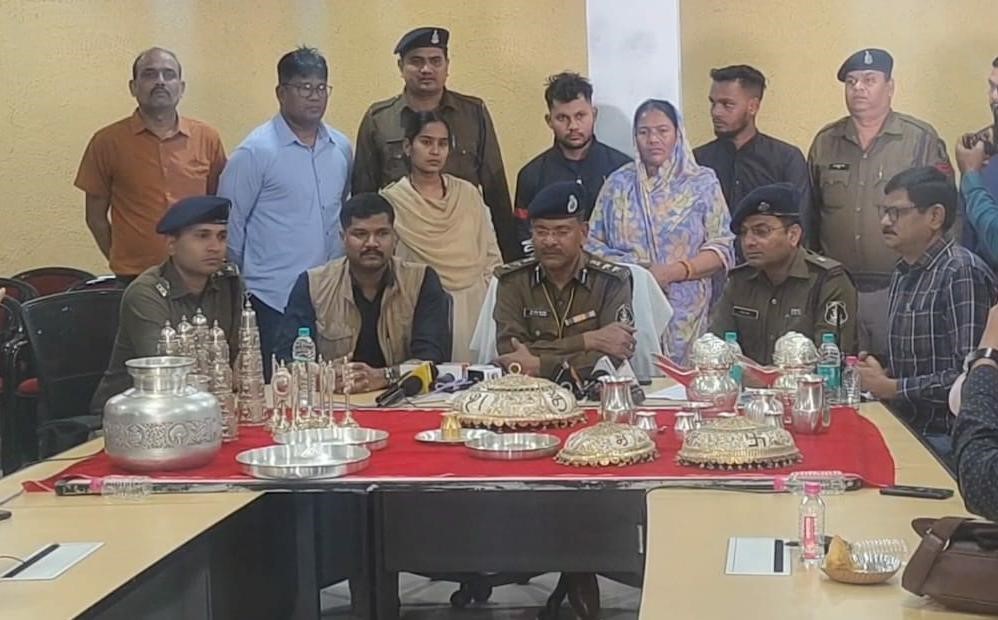 तेलीबांधा पुलिस ने दो दिन में पाई सफलता दिगम्बर जैन मंदिर में चोरी का खुलासा