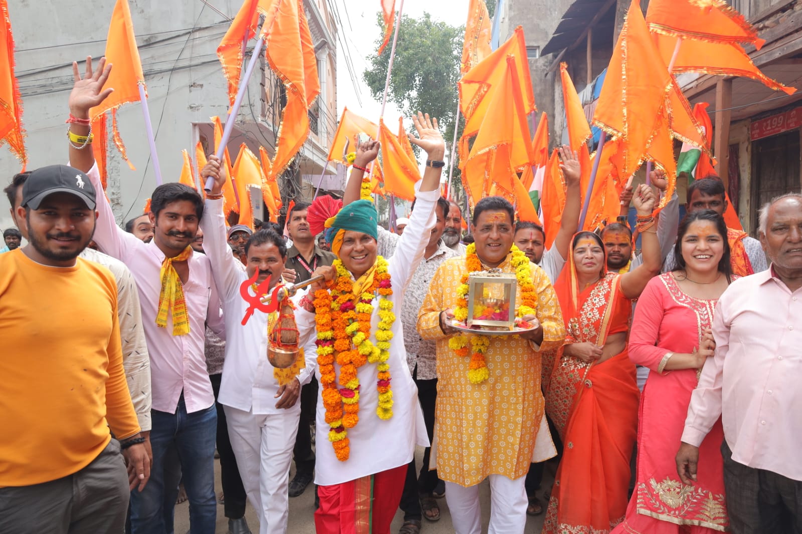 Crowd of Shiva devotees gathered in Mahi Jhirneshwar Shiv Kavad Yatra