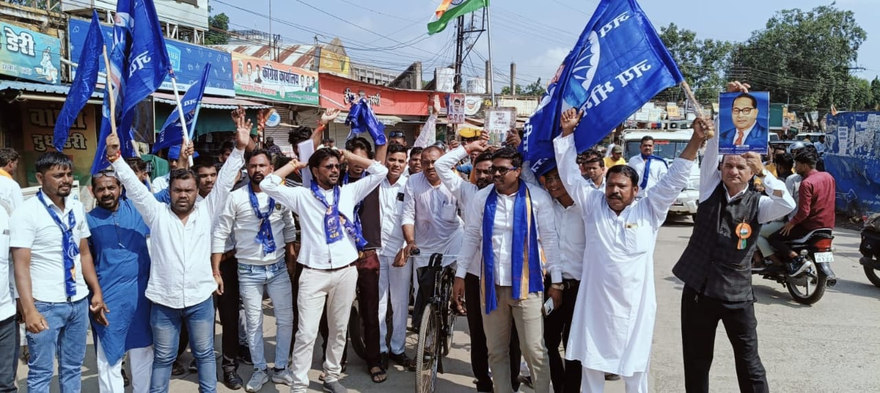 सुप्रीम कोर्ट के फैसले को लेकर शहर में निकाली रैली