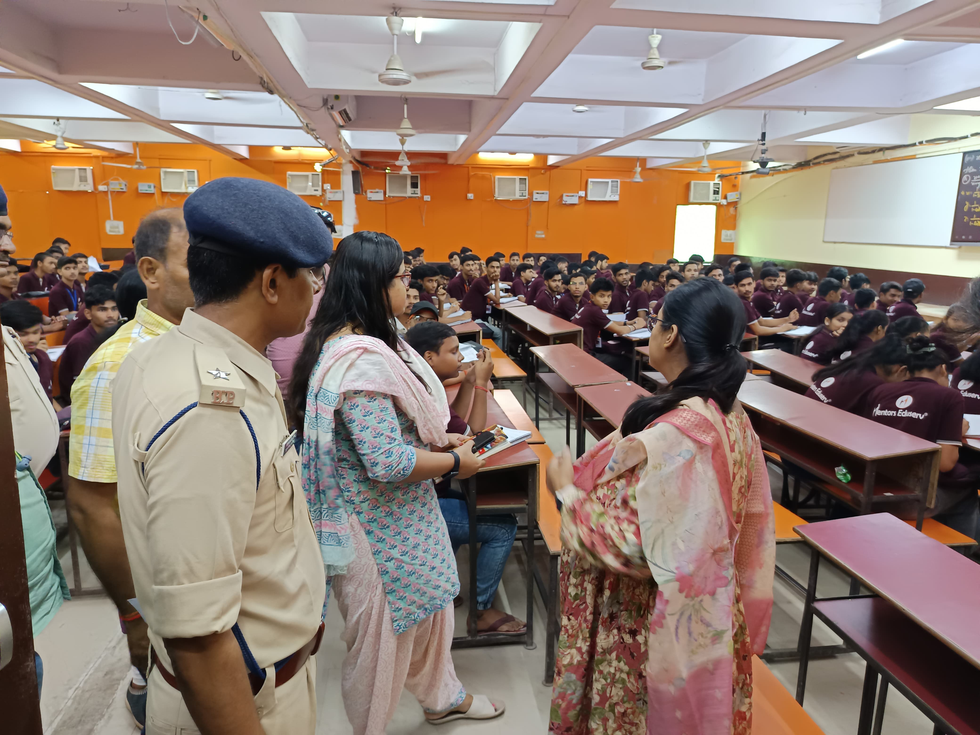 SDM inspected coaching institutes in Patna