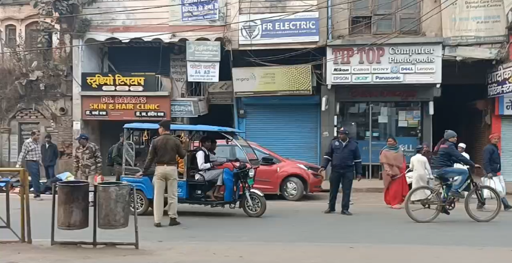 ऑटो और ई रिक्शा चालकों की धमाचौकड़ी के खिलाफ पुलिस का एक्शन