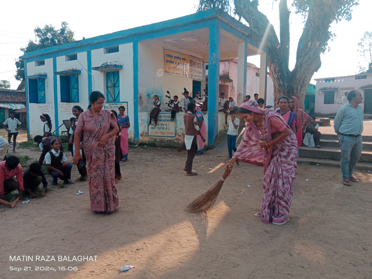 ग्राम रानीकुठार में राष्ट्रीय पोषण माह एवं स्वच्छता पखवाड़ा अन्तर्गत हुए विधित कार्यक्रम