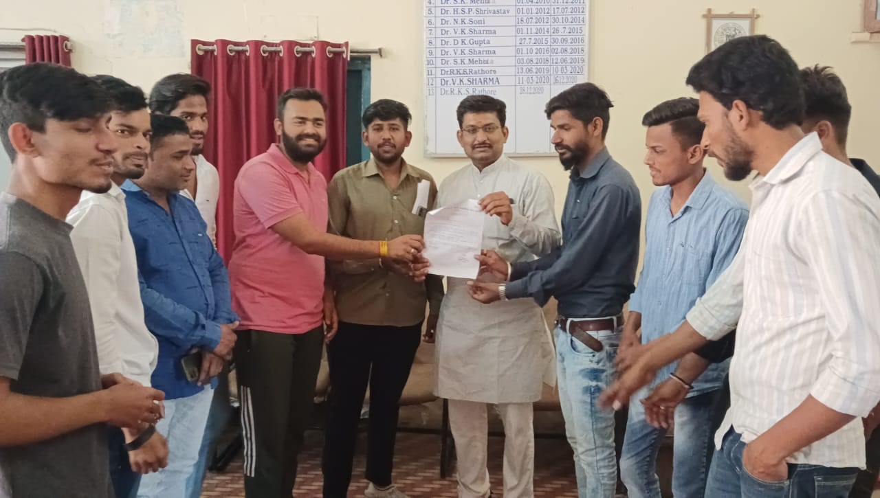 महाविद्यालय में लगाई जाए स्वमी विवेकानंद जी की प्रतिमा