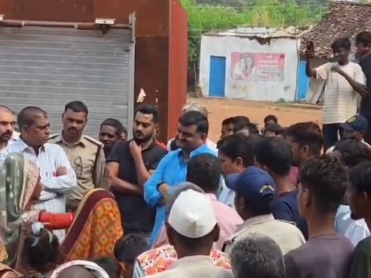 Women in Bahoriband, Katni, erupt in anger