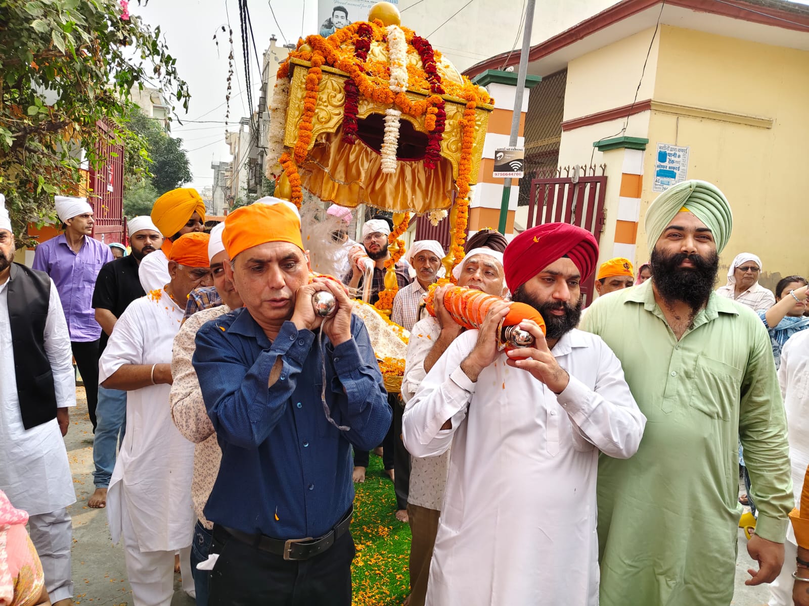 देवबंद में प्रकाश पर्व निकला गया विशाल नगर कीर्तन