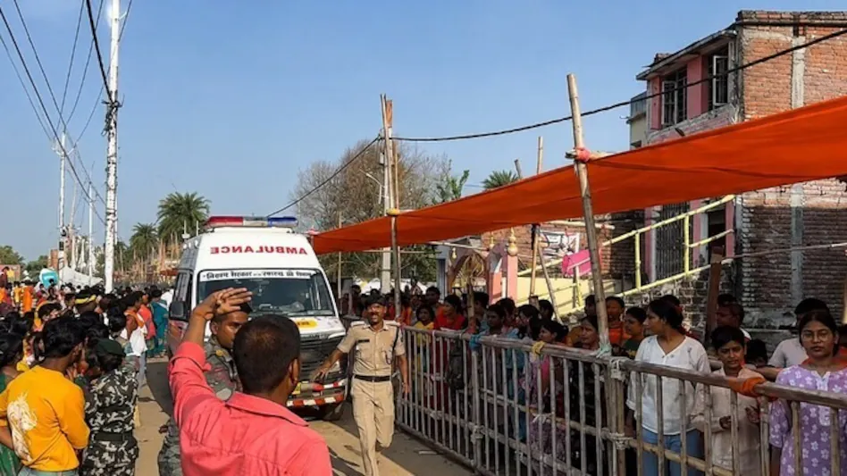 अशोक धाम मंदिर के बाहर भगदड़ से बड़ा हादसा