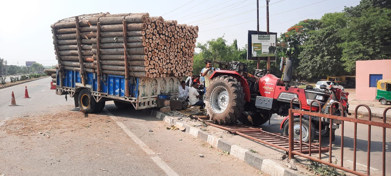 Uncontrolled trolley broke the railing and entered the service road