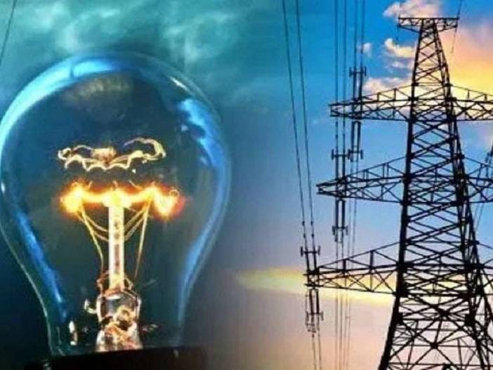 एक गांव ऐसा भी जहां चिमनी और टॉर्च के सहारे लोग कर रहे हैं गुजारा