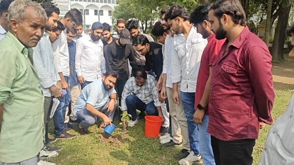 जामिया तिब्बिया कालेज देवबन्द में देश के यशस्वी प्रधानमंत्री नरेन्द्र मोदी का 76 वां जन्मदिन धूमधाम से मनाया गया