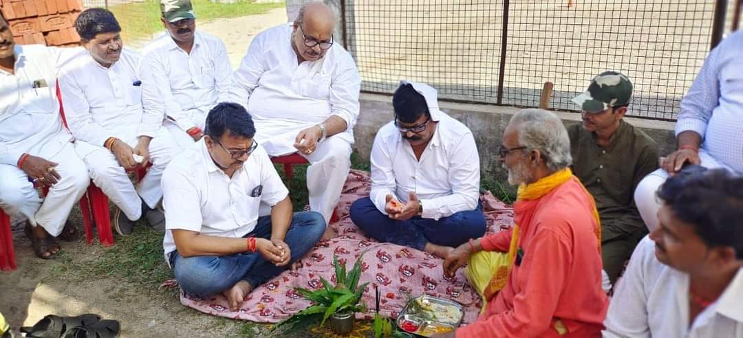टीकमगढ़ में नाली निर्माण कार्य का किया गया भूमि पूजन