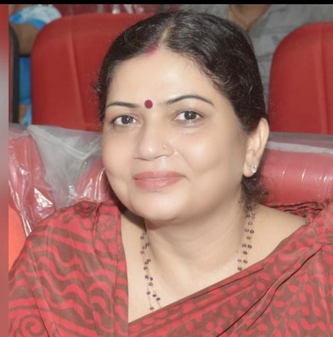 पूर्व विधायक अजीत कुमार झा की पत्नी प्रोफेसर साधना ठाकुर झा पटना के श्री अरविंद महिला कॉलेज के प्राचार्ज बनी