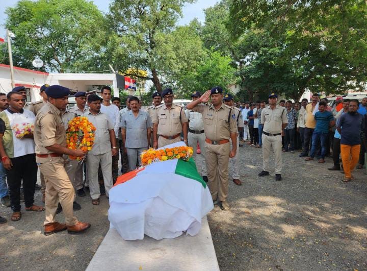 थाना मैहर में पदस्थ पुलिस कर्मी की दर्दनाक हादसे में हुई मौत