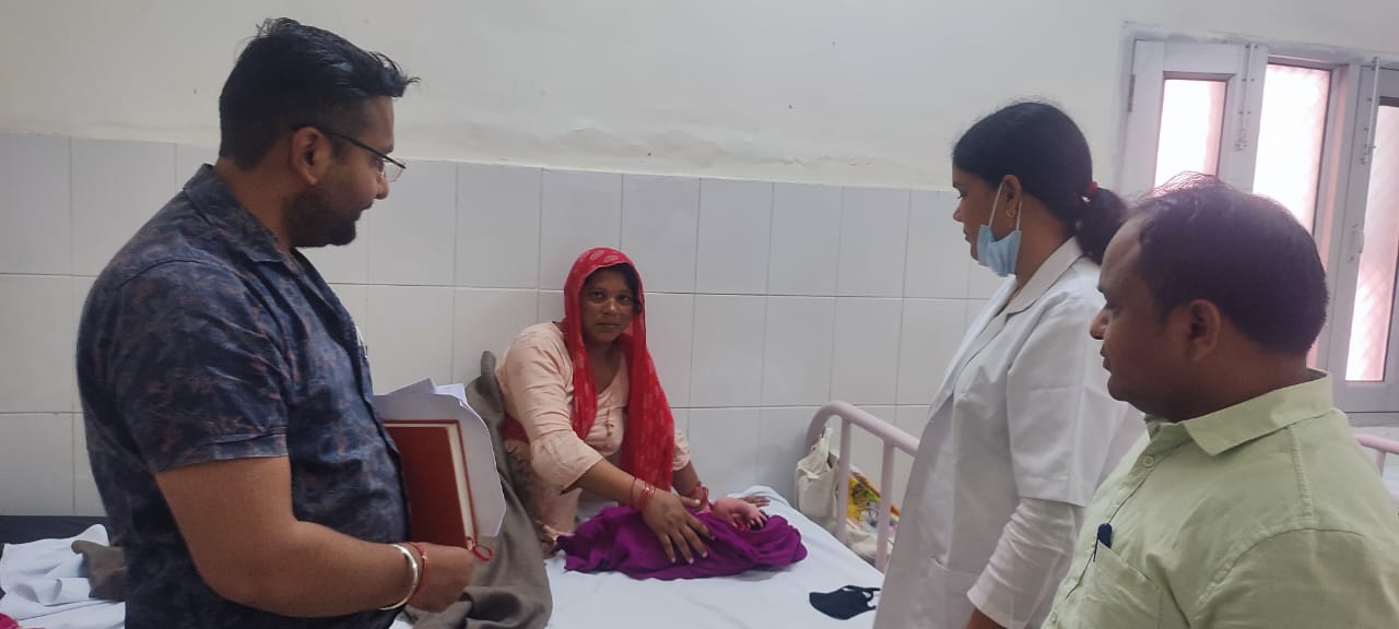 राजकीय मेडिकल कॉलेज सहारनपुर के सहायक आचार्य एवं चिकित्सा अधीक्षक डॉक्टर गगन गर्ग ने सामुदायिक स्वास्थ्य केंद्र देवबंद की विभिन्न सेवाओं का किया निरीक्षण