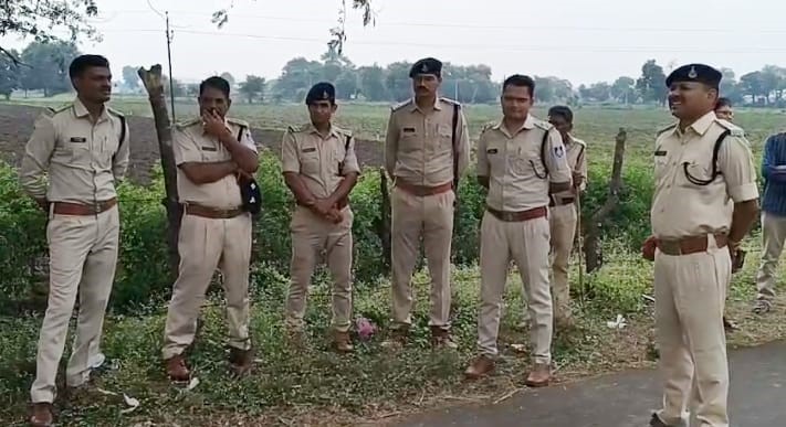 पुराने विवाद को लेकर पनवाड़ी में हुई फायरिंग