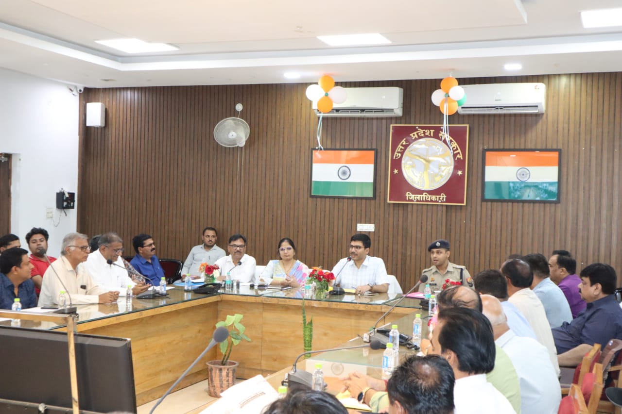 सहारनपुर में उद्यमियों एवं व्यापारियों की समस्याओं का समयबद्धता एवं गुणवत्तापूर्ण ढंग से किया जाए निस्तारण :- जिलाधिकारी मनीष बंसल 