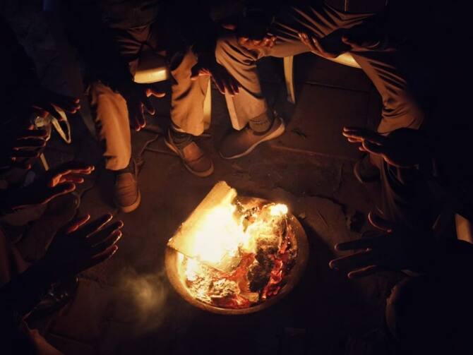 ठंडी हवाओं ने डाला डेरा, ठिठुरने लगे शहरवासी