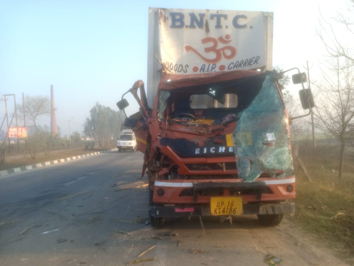 गागलहेडी-मुजफ्फरनगर स्टेट हाईवे पर हुआ सड़क हादसा