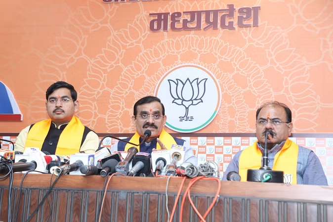 वीडी शर्मा बोले- कांग्रेस ने हमेशा बाबा साहब का अपमान किया