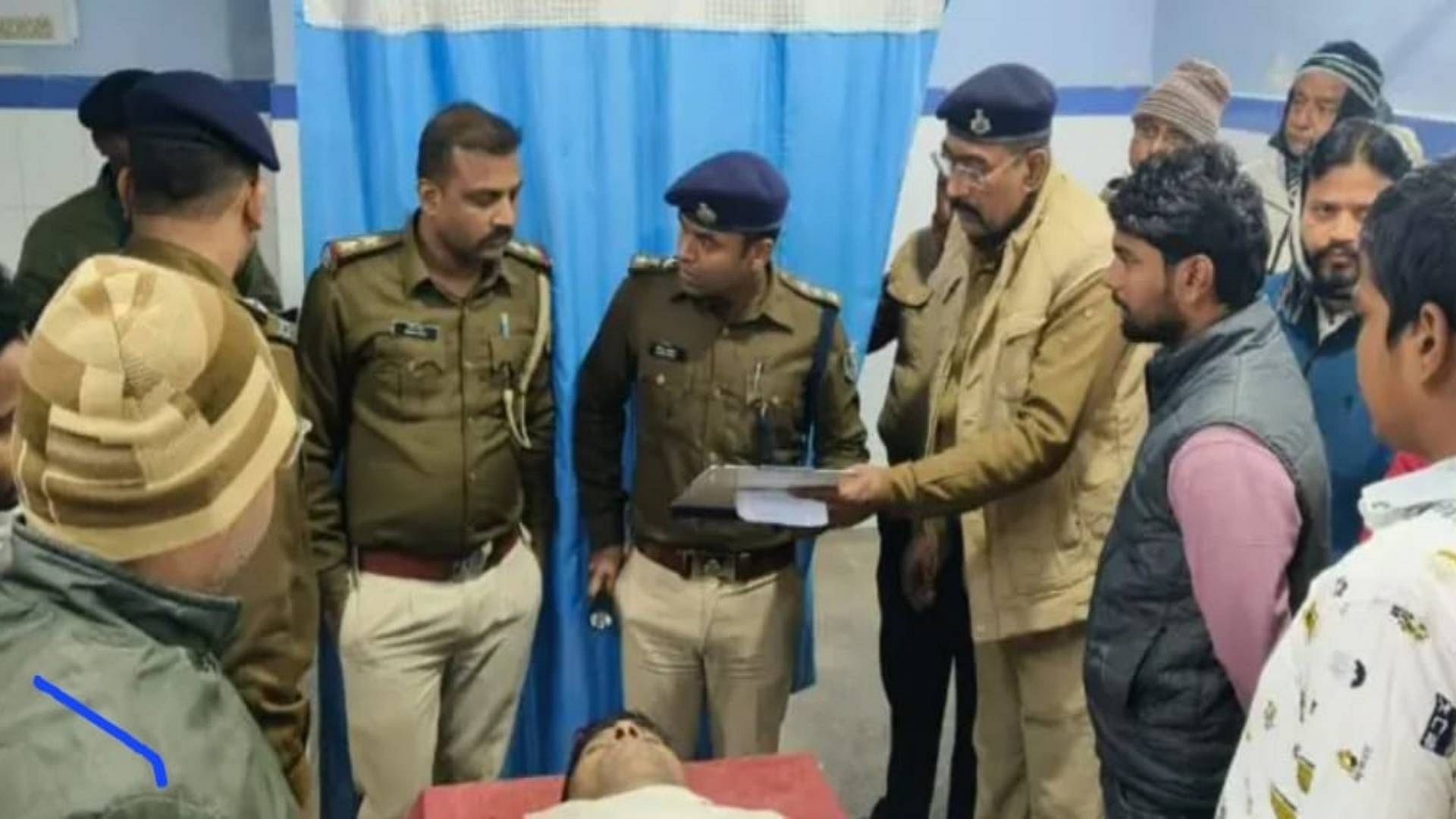 गोलियों की तड़तड़ाहट से दहला शहर