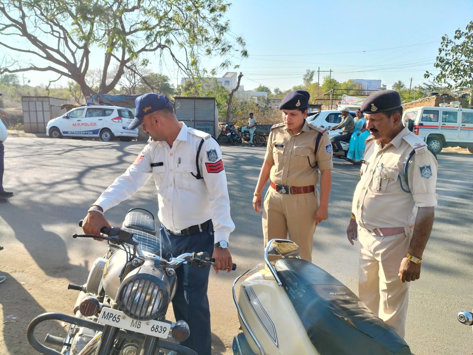 होली के त्यौहार को दृष्टिगत रखते हुए यातायात पुलिस का सघन चेकिंग अभियान हुआ प्रारंभ