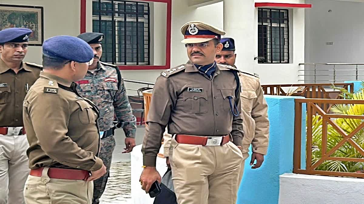 If they do not surrender within 10 days, bulldozers will be run on their houses