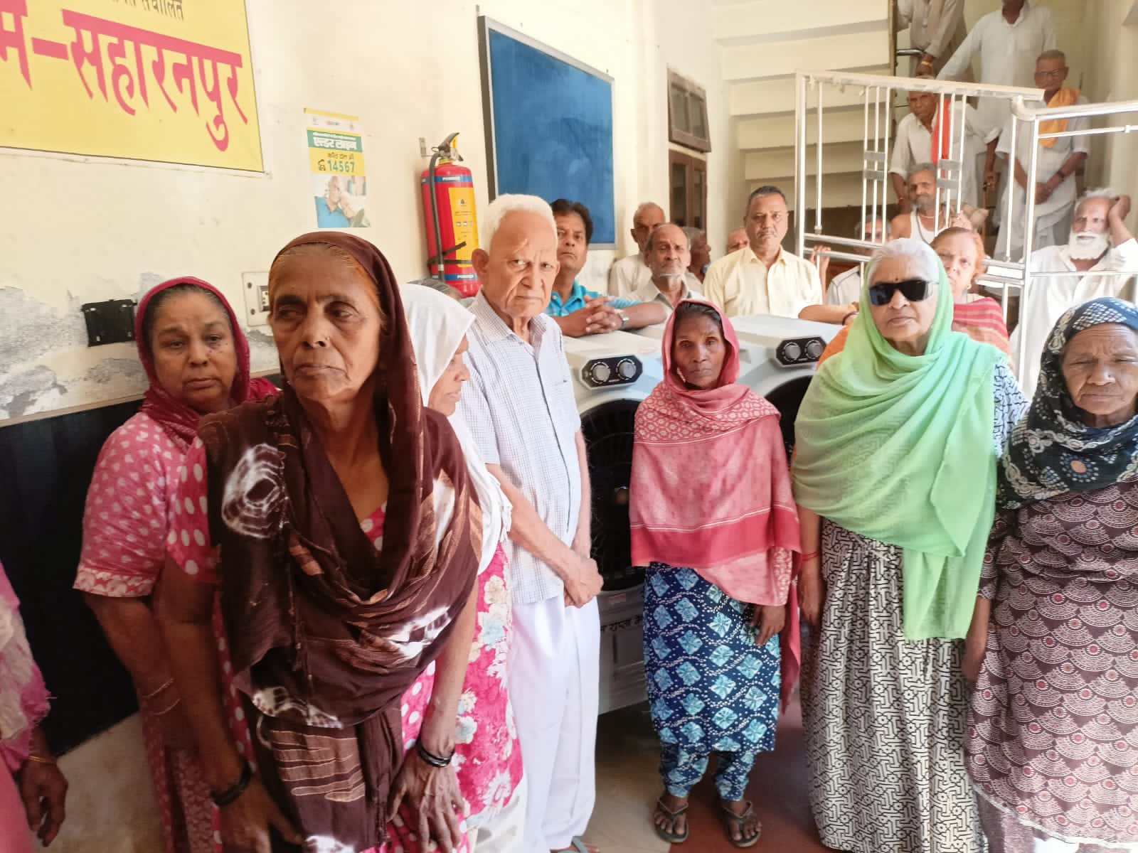 District Magistrate set an example of humanity, provided two coolers to the elderly in the old age home