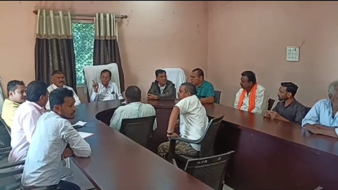 बड़वानी नगर परिषद में मंदिरों के पुजारी, पंडितों की नगर परिषद अध्यक्ष ने ली बैठक