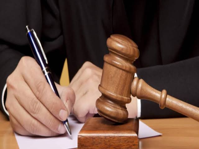 जिला मजिस्ट्रेट ने 03 अपराधियों पर की जिला बदर की कार्यवाही