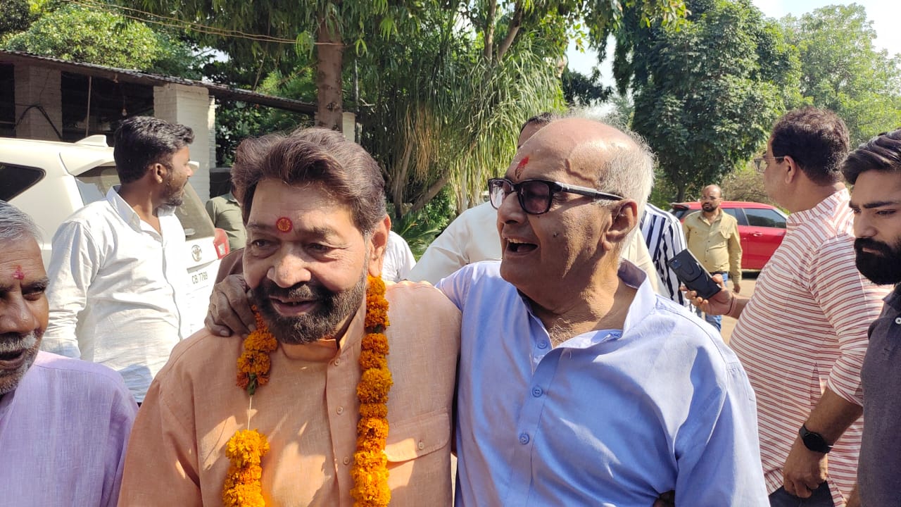 पांच साल बाद एक साथ दिखी जय और वीरू की जोड़ी