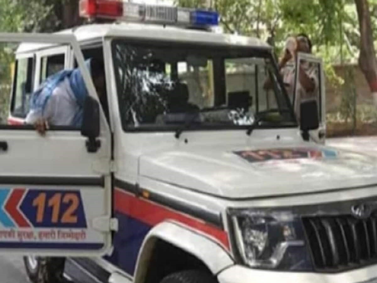 सांप काटने से जख्मी युवक को अस्पताल पहुंचाने के बजाय रुपये वसूले