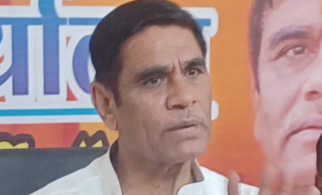 श्रीकांत चतुर्वेदी ने कहा 