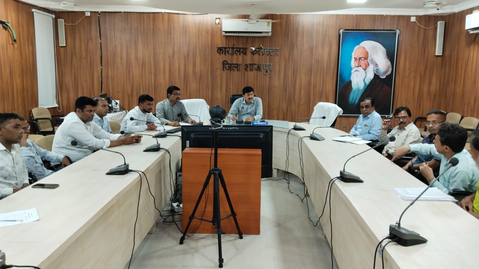 शाजापुर में कलेक्टर महोदय, की अध्यक्षता में संपन्न हुई जनभागीदारी समिति की बैठक