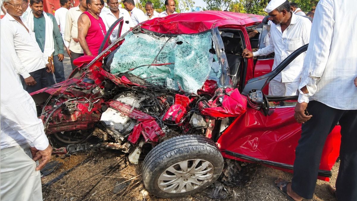 Horrific Road Accident in Jalgaon, Maharashtra
