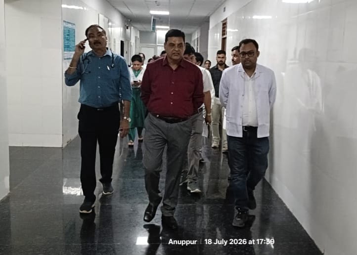 Regional Director of Health Inspects District Hospital