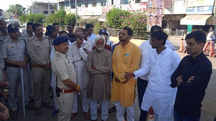 One-way should be done, pick up random standing vehicles with crane