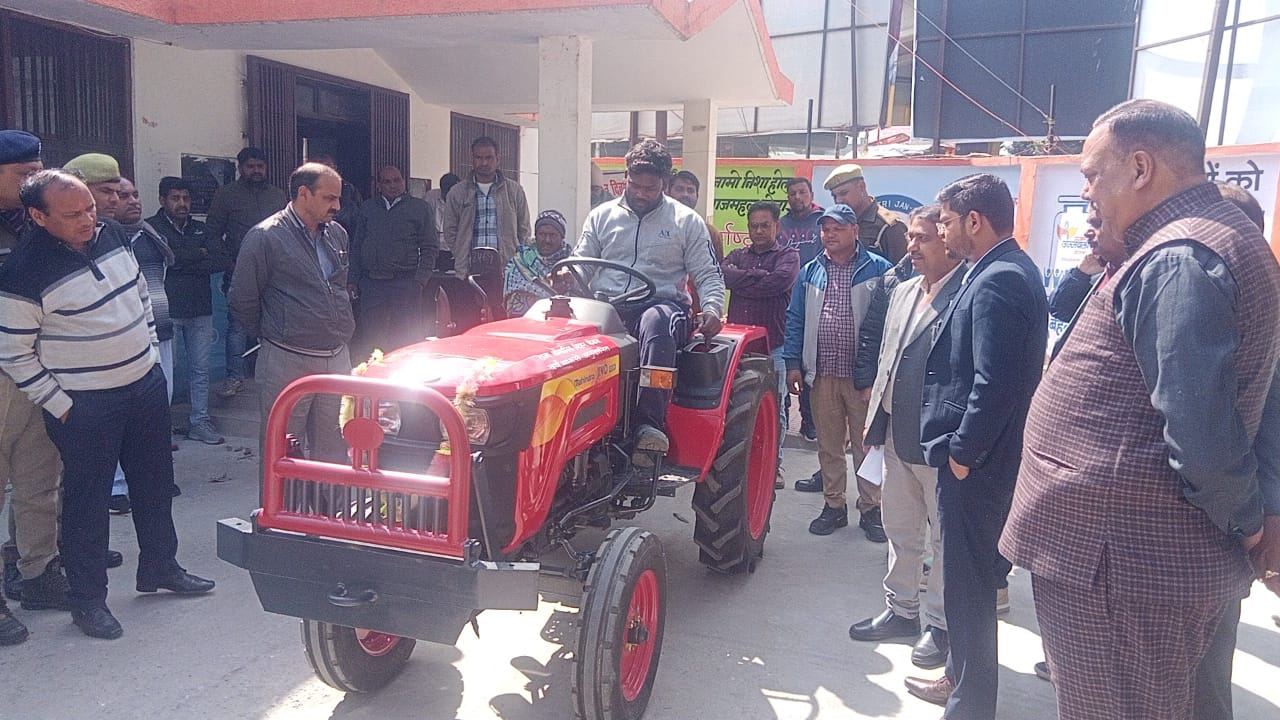 संपूर्ण समाधान दिवस में 19 फरियादी अपनी शिकायतें लेकर पहुंचे