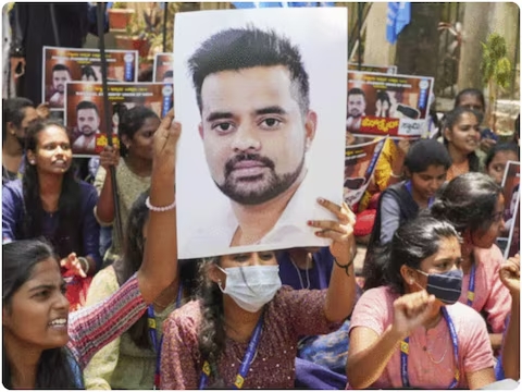 सेक्स स्कैंडल में प्रज्वल रेवन्ना के खिलाफ बड़ा एक्शन
