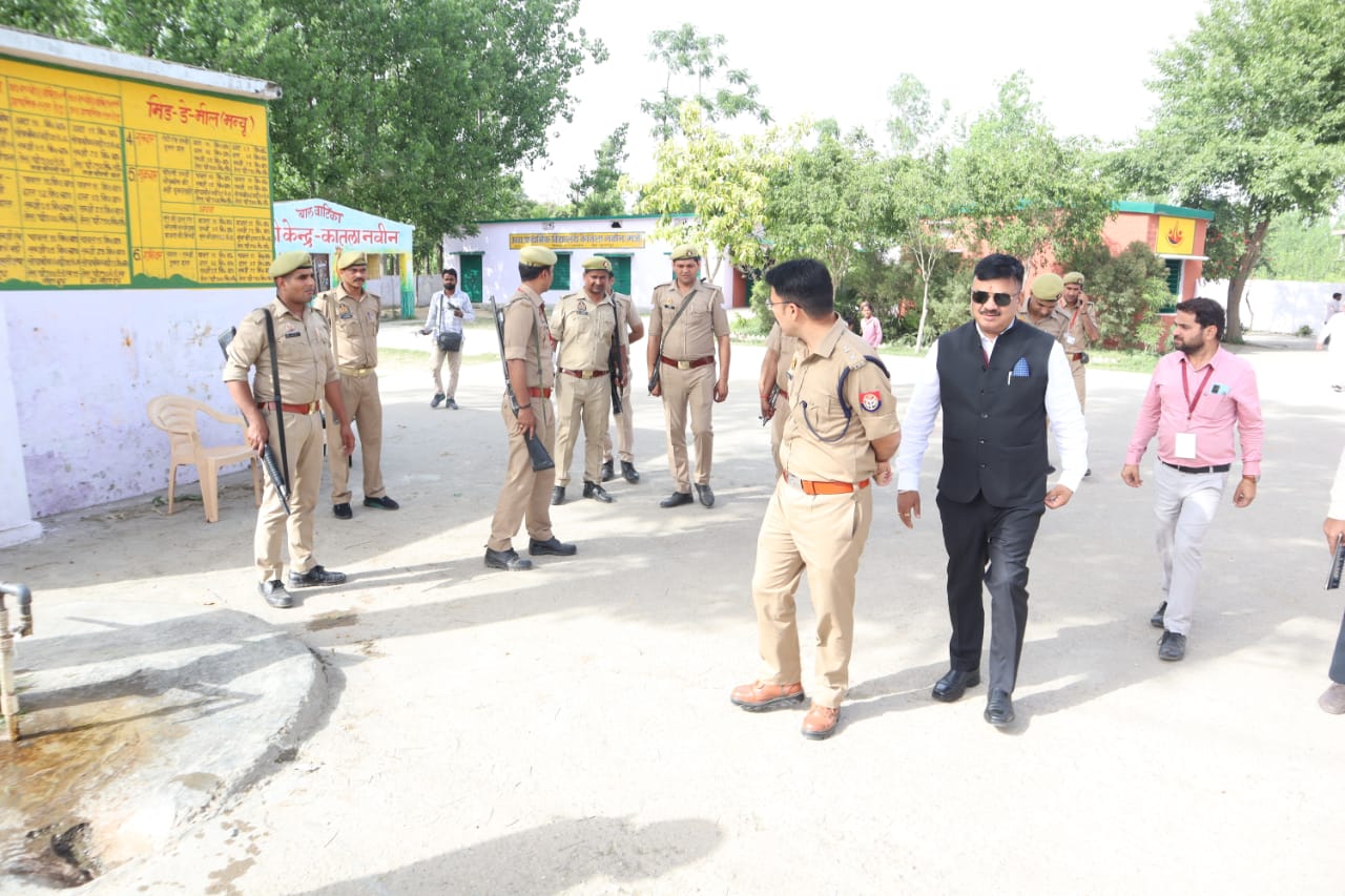 डीईओ एवं एसएसपी निरंतर कर रहे है भ्रमण, मतदाता अपने मत का प्रयोग अवश्य करे