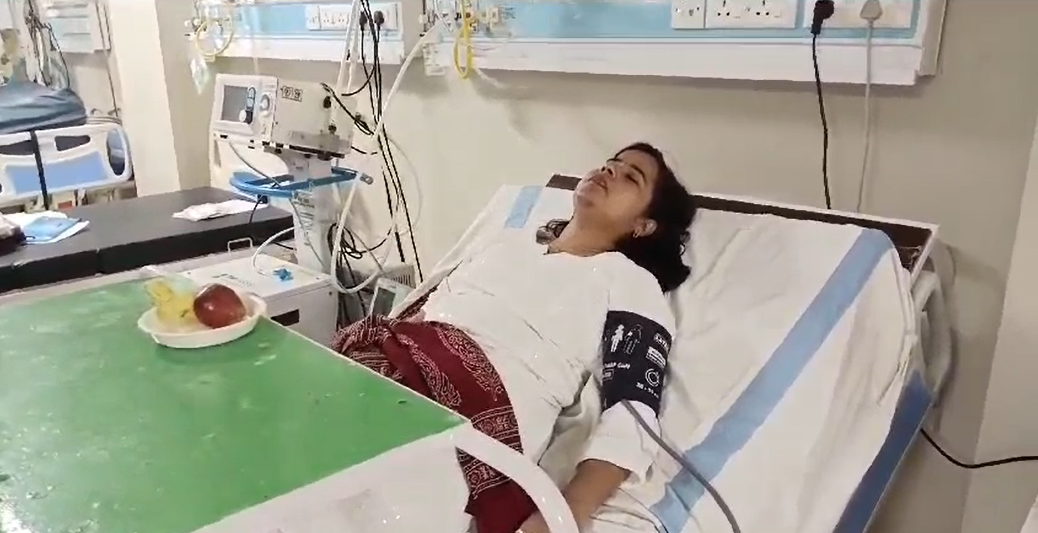 Female doctor Sunita Singh admitted in ICU in Katni District Hospital