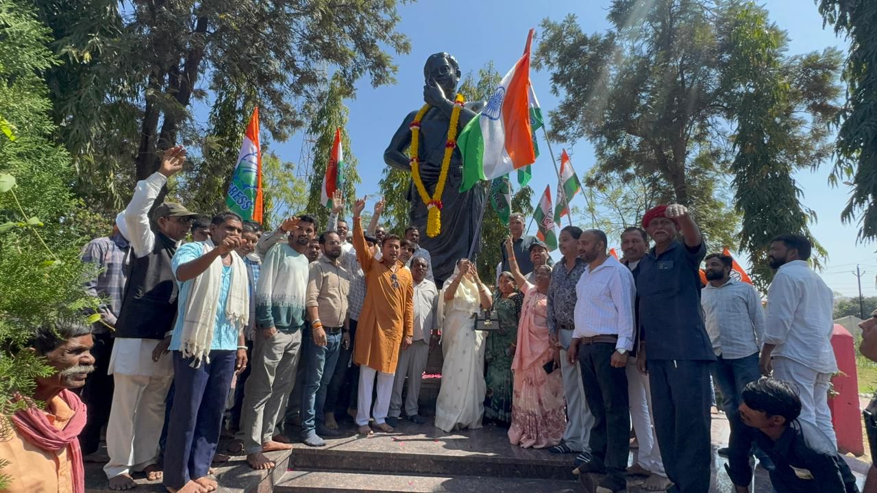 A grand rally was held under the leadership of the Congress in Chandrashekhar Azad Nagar
