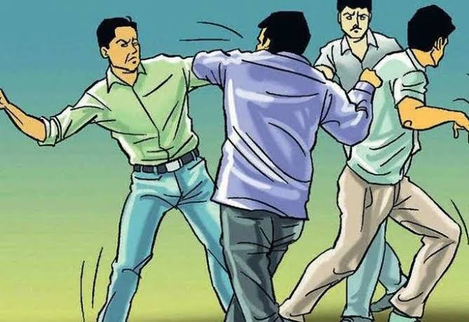 सामान खरीदने को लेकर दो पक्षों में हुई मारपीट