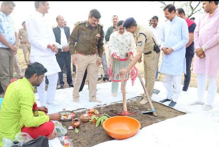 मैहर जिले की प्रथम पुलिस बिल्डिंग 1.56 करोड़ की लागत से कम्युनिकेशन सेंटर का भूमि पूजन संपन्न
