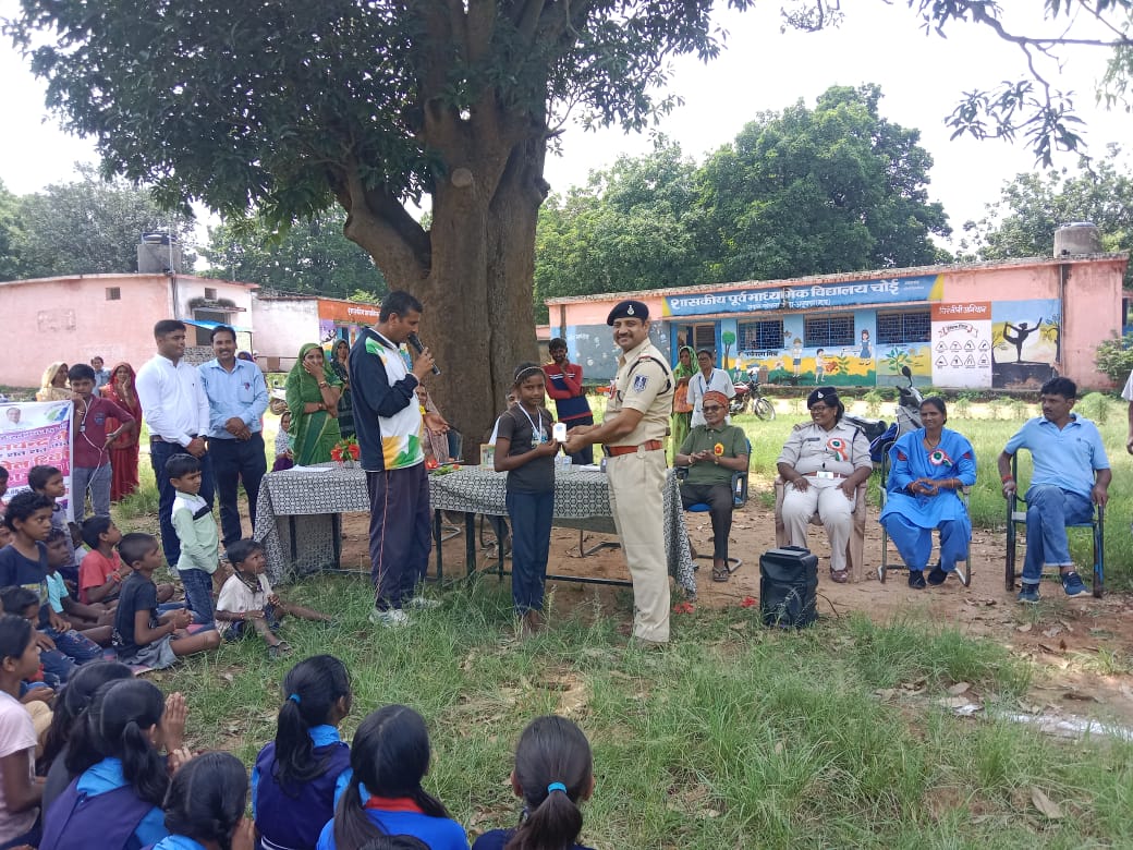 शासकीय पूर्व माध्यमिक विद्यालय चोई मे मनाया गया मेजर ध्यान चंद जी का जन्मदिन 